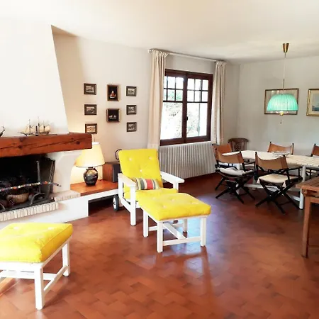 Maison Traditionnelle * 阿卡雄